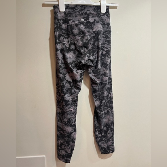 Lululemon Align Crop Floral Illusion Ice Grey Multi sz 4 - Picture 7 of 12